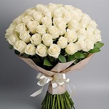 Букет 101 беля роза Белоснежка в Абане