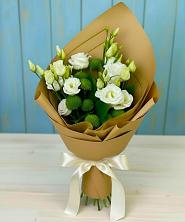 Букет цветов из:  Хризантемы и Лизиантусы в Абане